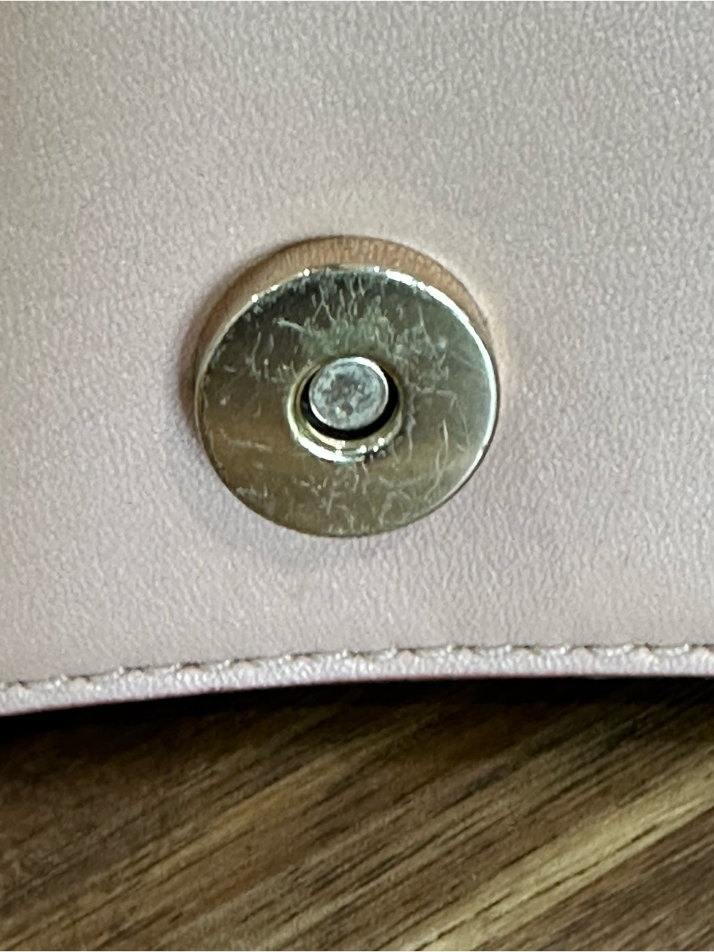 Authentic Marc Jacobs Blush Pink Leather Crossbody with Gold Logo - Picture 8 of 16
